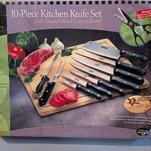 Knife set and cutting board